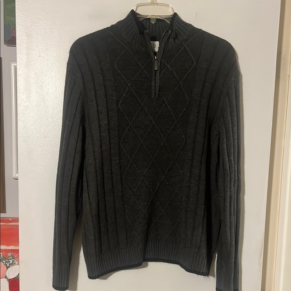 Geoffrey Beene mens gray w/black multi stitch 1/4 zip sweater.